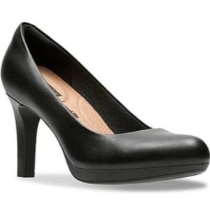 Clarks Brier Dolly Pump NWOT